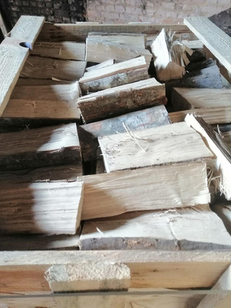 drova-kolotyie-v-korobah-1