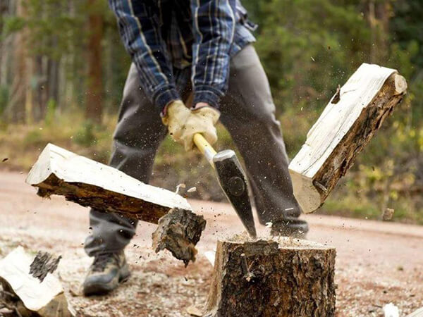 Расколка дров вручную 